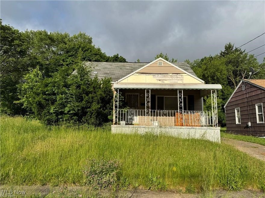 All probate paperwork is complete on this 3-bedroom, 1-bath cape cod, being sold as part of an estate. The property will not be repaired or cleaned out and is being sold strictly as-is, with all contents remaining.
This is an ideal opportunity for investors, rehabbers, or buyers looking for a value-add project. Bring your vision, your contractor — and a flashlight — to unlock this property’s potential!
Cash or conventional financing only. Buyer to verify all information.