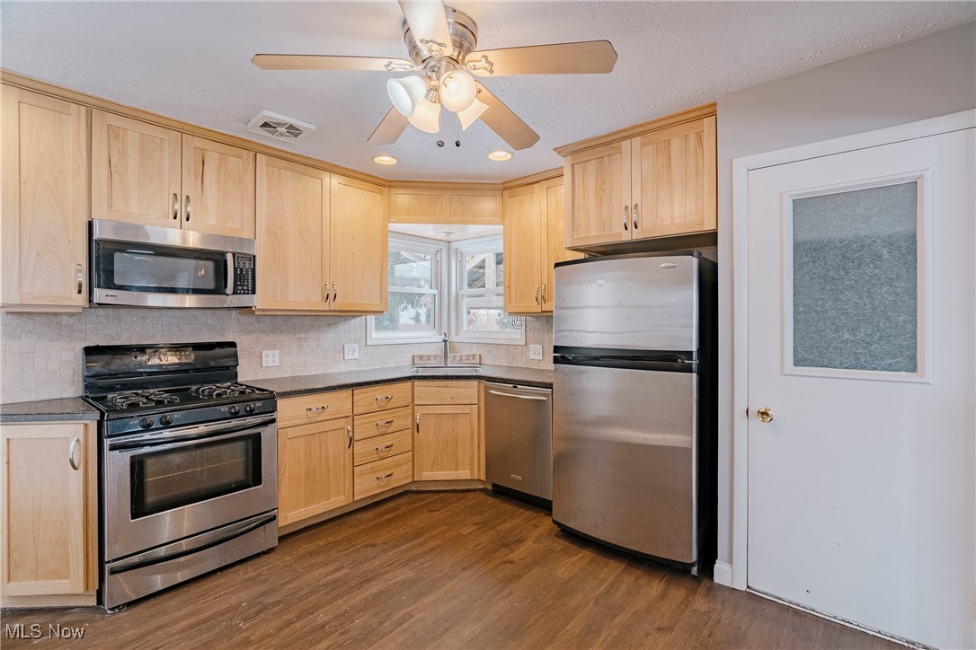 F & F Dev Co Inc - Residential