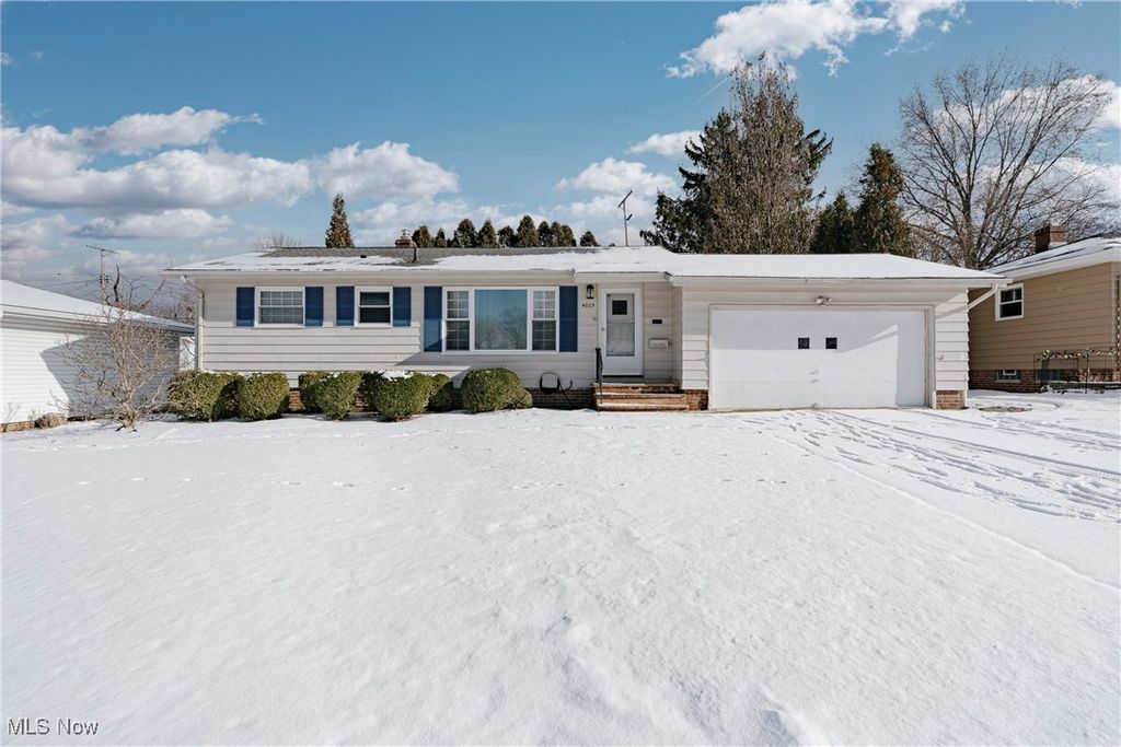 Photo of 4005 W 213th Street, Fairview Park, OH 44126 (MLS # 5176833)