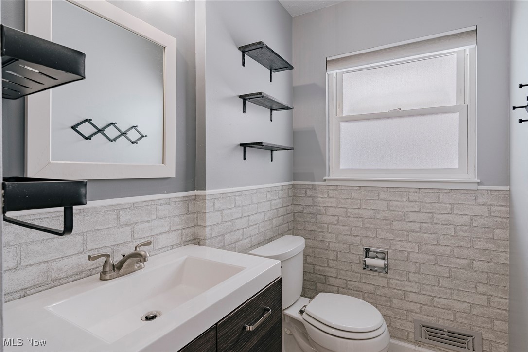 F & F Dev Co Inc - Residential