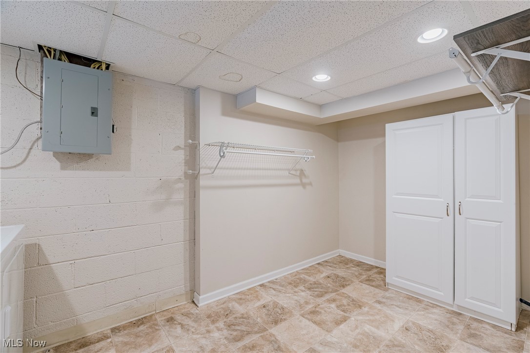 F & F Dev Co Inc - Residential