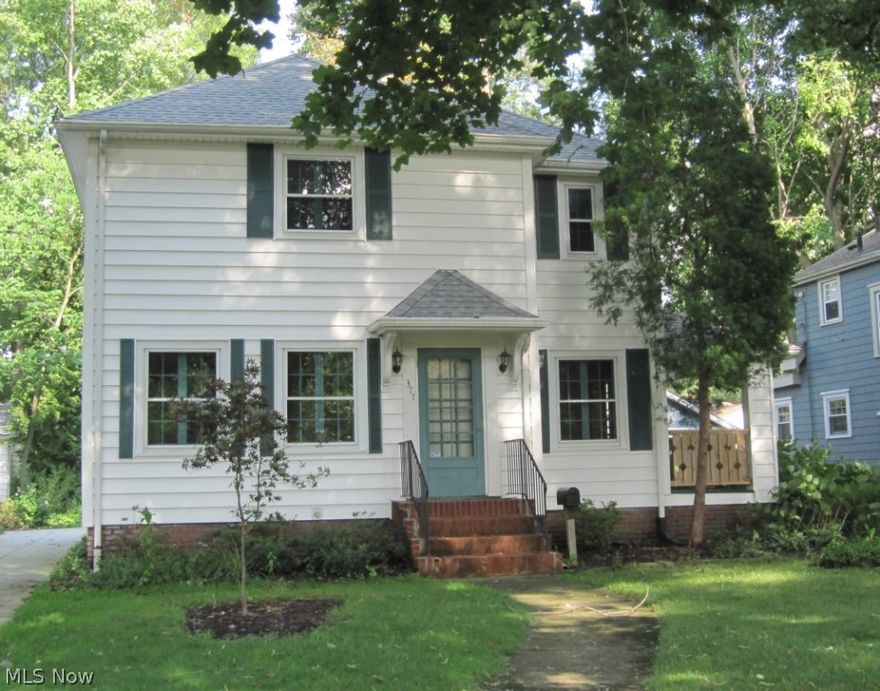 Well built & thoroughly updated best describe this move-in ready home with over $60,000 in recent remodeling and improvements! Solid oak hardwood floors and original woodwork adds to its beauty. Lovely neighborhood with oak tree lined street - named one of the most beautiful streets in Akron by the Beacon Journal.