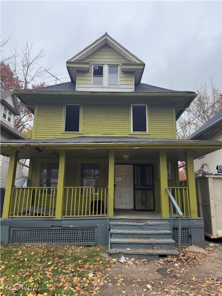 ATTENTION INVESTORS!!! Amazing flip or BRRRR opportunity!!! This 5 bed 2 bath is waiting for the right investor to bring this one back to life and unlock its full potential!!