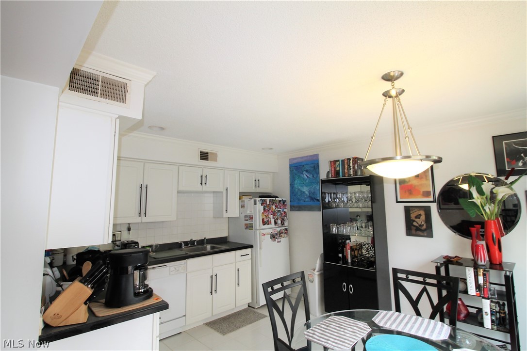 Williamsburg Court Condos - Residential