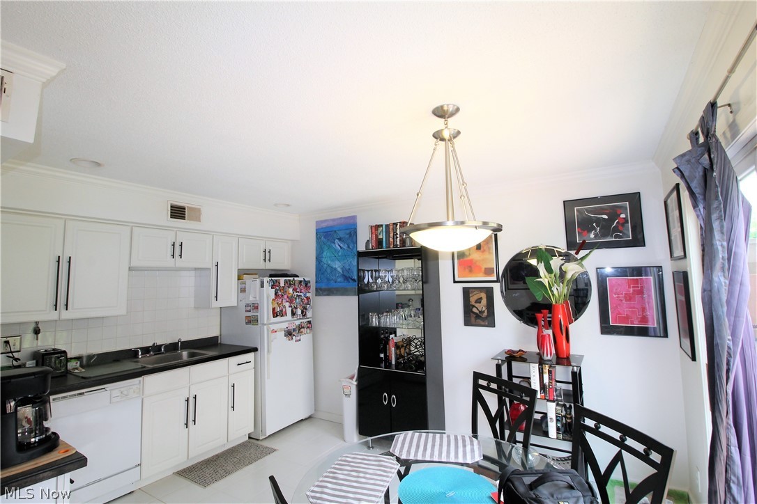 Williamsburg Court Condos - Residential