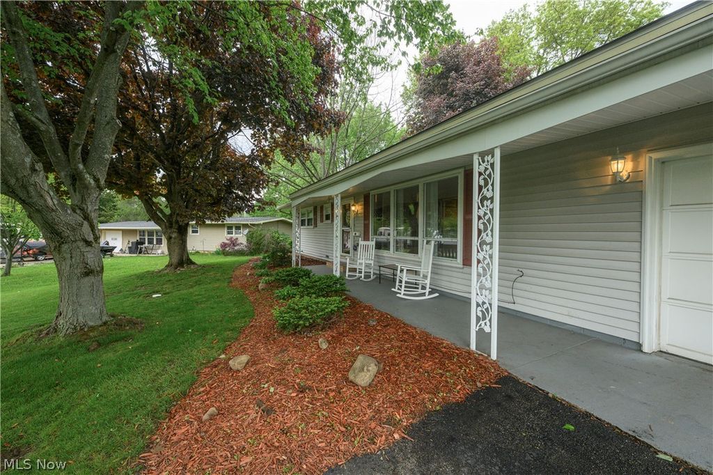 Photo of 324 Lynn Circle NW, Canton, OH 44708 (MLS # 5209439)