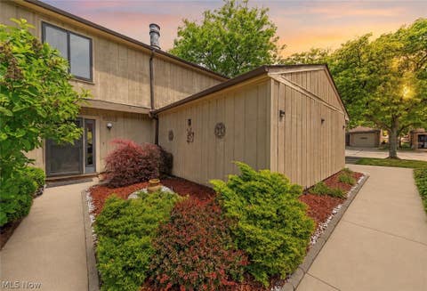 Condo For Sale - 7332 Creekwood Drive #4B<br/> North Royalton, OH 44133