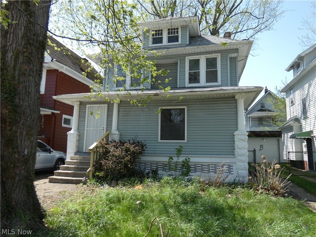 Photo of 462 E 109th Street, Cleveland, OH 44108 (MLS # 5203211)