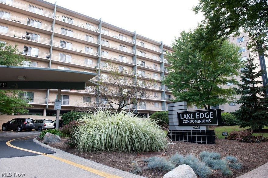 Move right into this 2 bedroom, 1.5 bathroom condo in the sought after Lake Edge located just minutes from downtown Cleveland. Kitchen features fresh craftsman-style cabinetry, glass tile backsplash, under cabinet lighting, and appliances that stay. The breakfast bar has granite and looks into the dining area with sliding glass doors that lead to the private balcony. Master bedroom has a nice-sized walk-in closet and half bathroom. Laminate flooring in the main living area and bedrooms. Ceramic flooring in the bathrooms, foyer and hallway. Updated lighting throughout. Keep your car out of the elements with included covered parking space. Building amenities provide: indoor pool, recreation room, banquet area and gym. Affordable HOA fees include most utilities. Building amenities feature 2 laundry rooms on each floor, indoor pool, hot tub, fitness room, fenced in patio and 2 party rooms. Come see today!