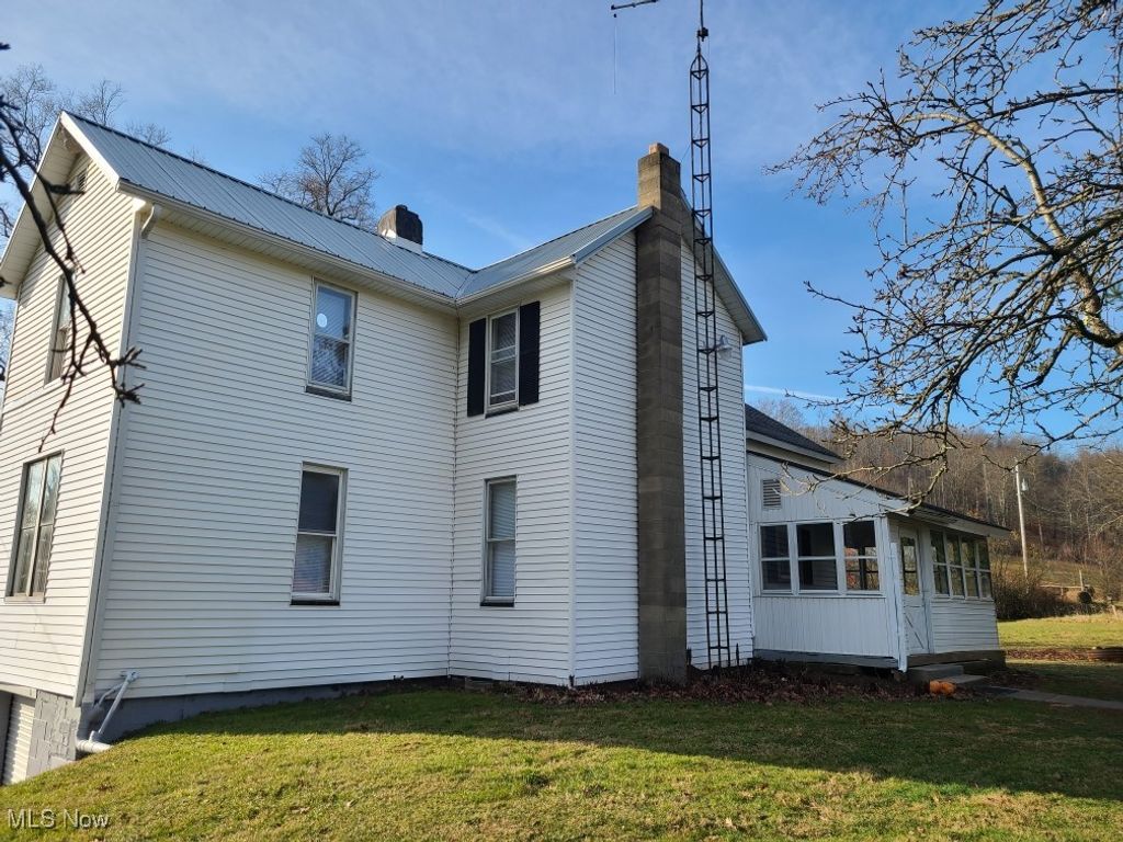 Photo of 3929 Robertsville Avenue SE, Minerva, OH 44657 (MLS # 5178487)