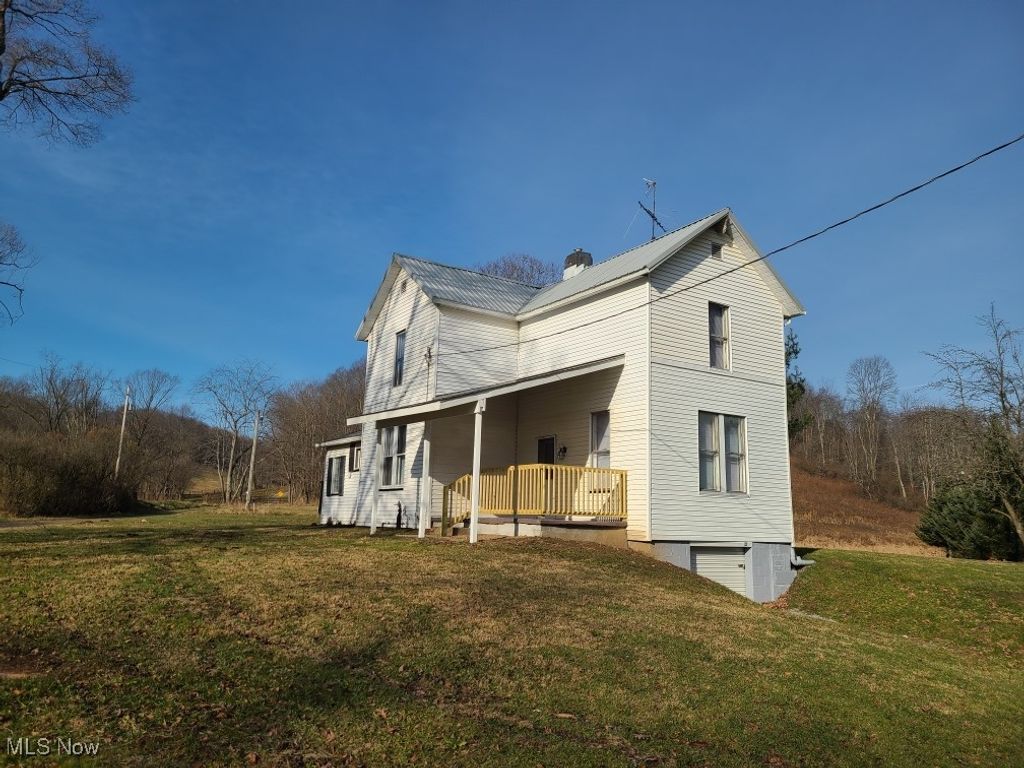 Photo of 3929 Robertsville Avenue SE, Minerva, OH 44657 (MLS # 5178487)