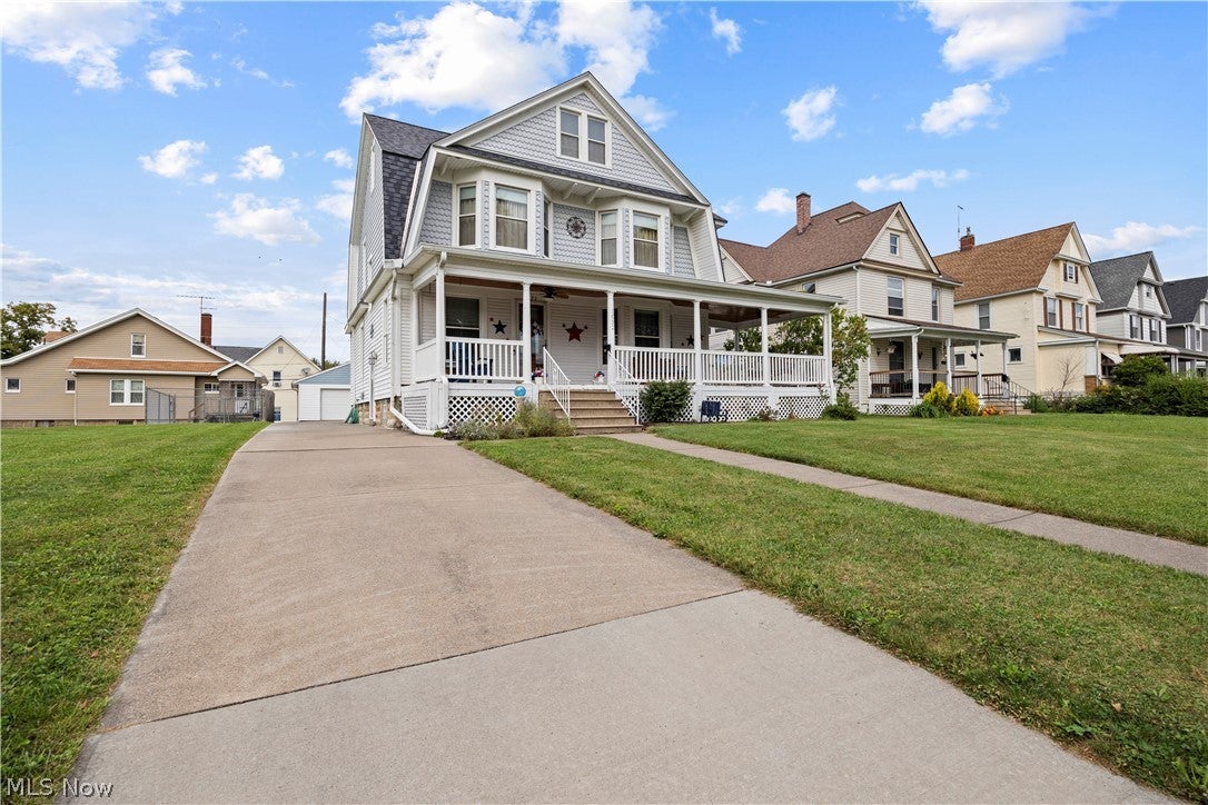1032 W 4th Street