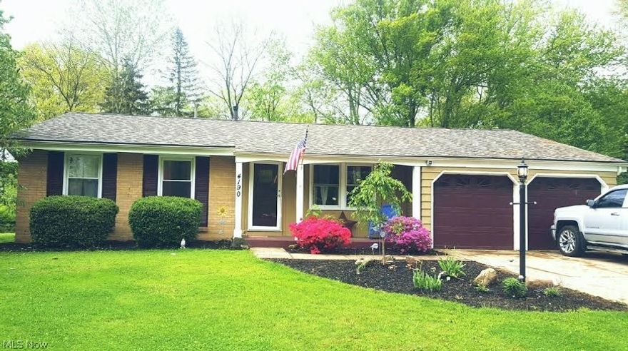 Updated 3 bedroom ranch on almost 1/2 acre in Howland School District! Large privacy fenced in back yard. Original hard wood floors under carpet. Updates include- all new windows 2016, water heater 2016, stainless steal appliances 2016, seamless gutter 2016, family room new flooring 2016, updated kitchen has cherry cabinets and new flooring 2015, new paint throughout, finished basement with rec room 2015, roof approx. 3 years old. Wonderful home!