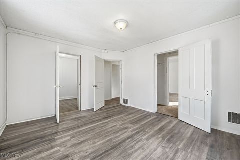 Tiny photo for 604 E Buchtel Avenue, Akron, OH 44304 (MLS # 5184930)