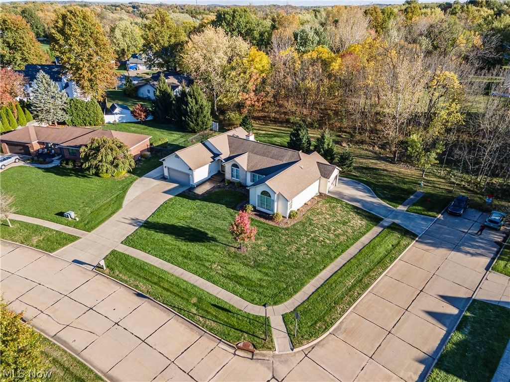 Photo of 821 Olde Orchard Drive, Tallmadge, OH 44278 (MLS # 5190707)