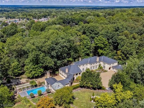 400 Hunters Hollow Drive SE Warren OH 44484