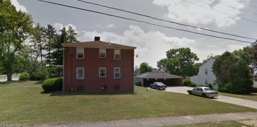 5308 Southern Blvd. is a Multi-Unit home in Boardman.  This property has multiple updates including newer roof, two new HWT, 2 newly remodeled bathrooms, apartment plumbing & new furnace (2017).  Two tenants are long term.  Great investment property!