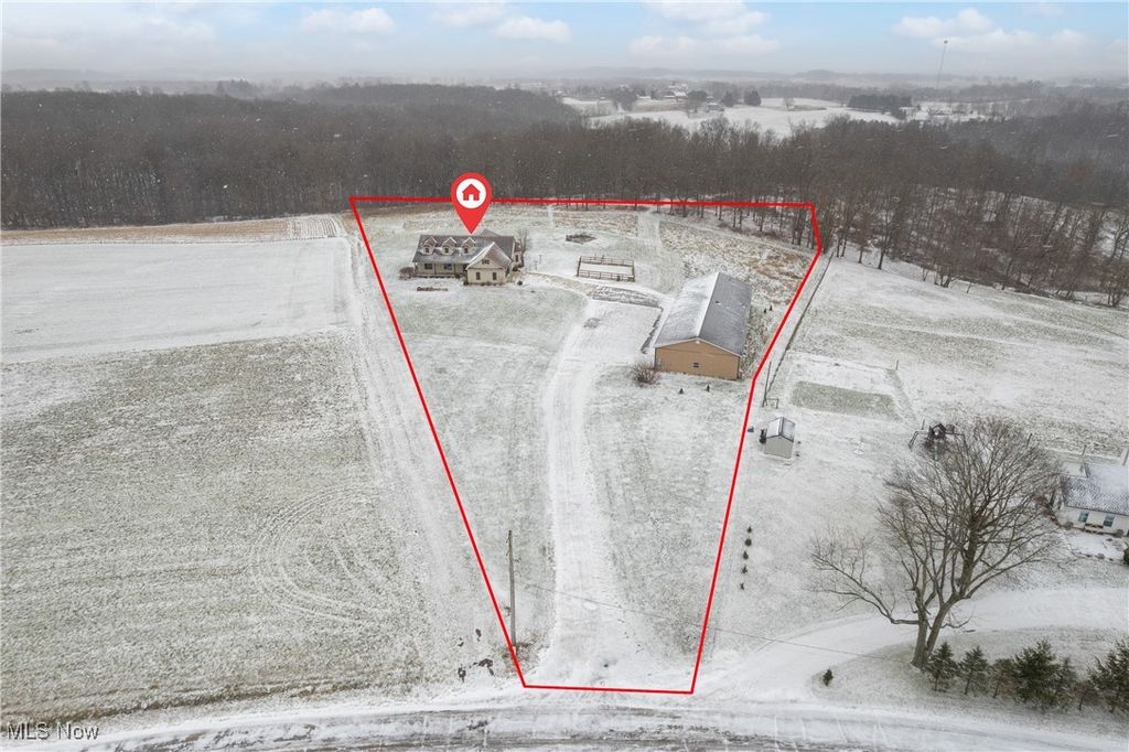 Photo of 8058 Abbey Road NE, Carrollton, OH 44615 (MLS # 5178475)