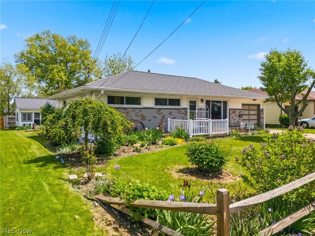 Photo of 1002 15th Street SW, Massillon, OH 44647 (MLS # 5210645)