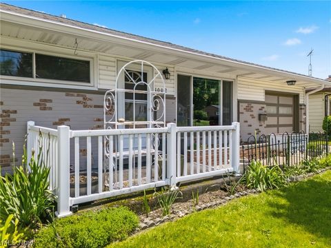 Tiny photo for 1002 15th Street SW, Massillon, OH 44647 (MLS # 5210645)