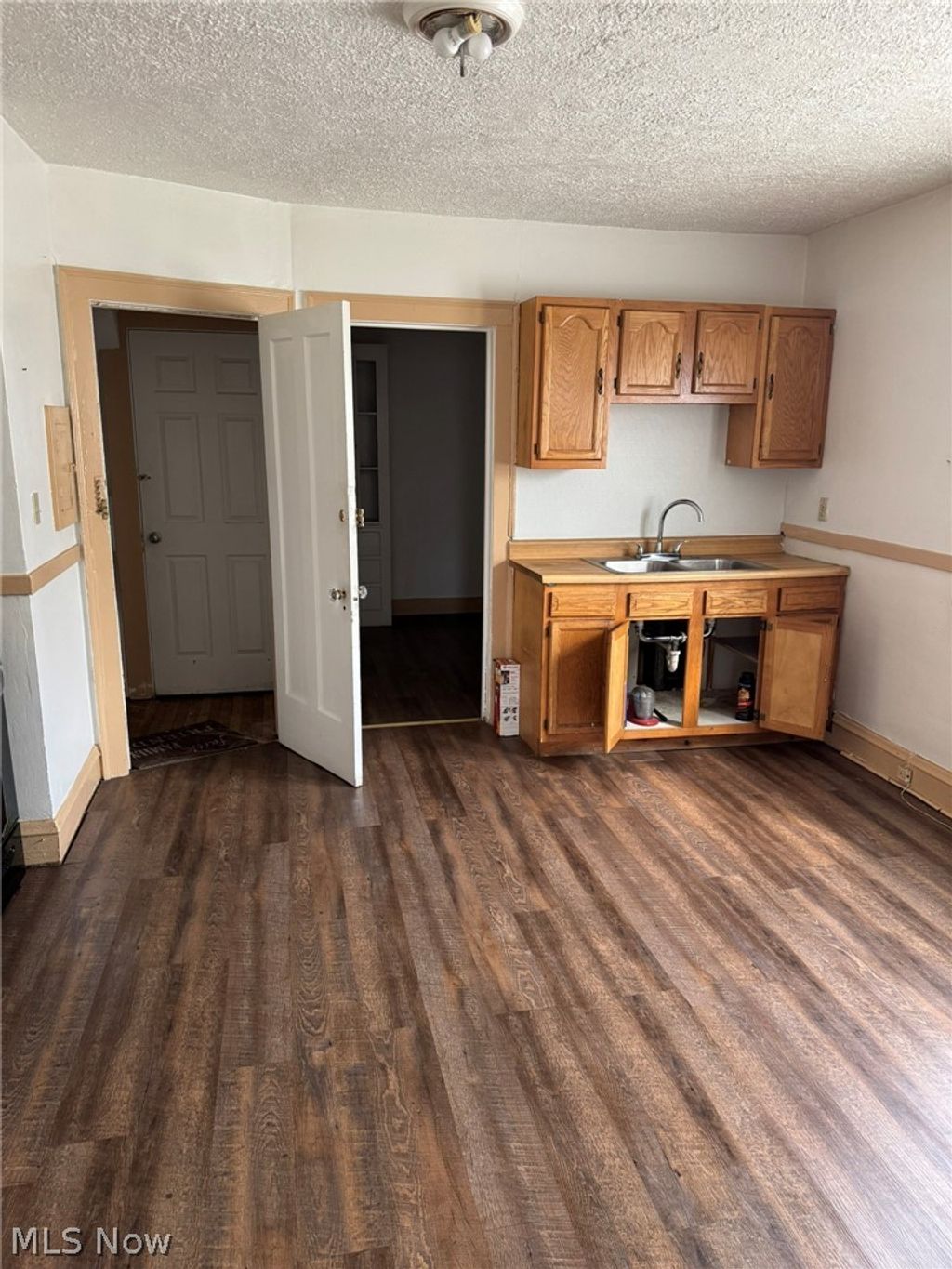 Photo of 3545 E 133rd Street, Cleveland, OH 44120 (MLS # 5208316)