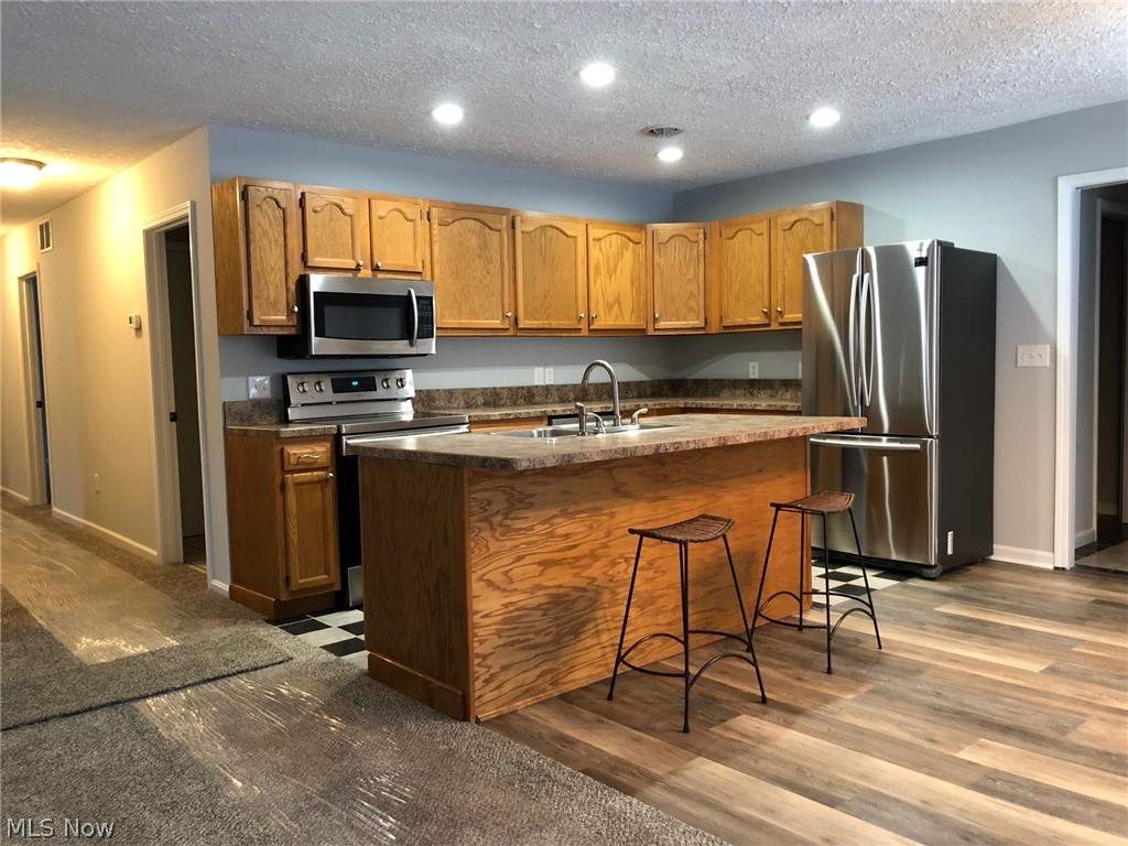 Roaming Rock Shores - Residential