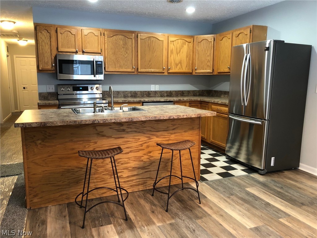 Roaming Rock Shores - Residential