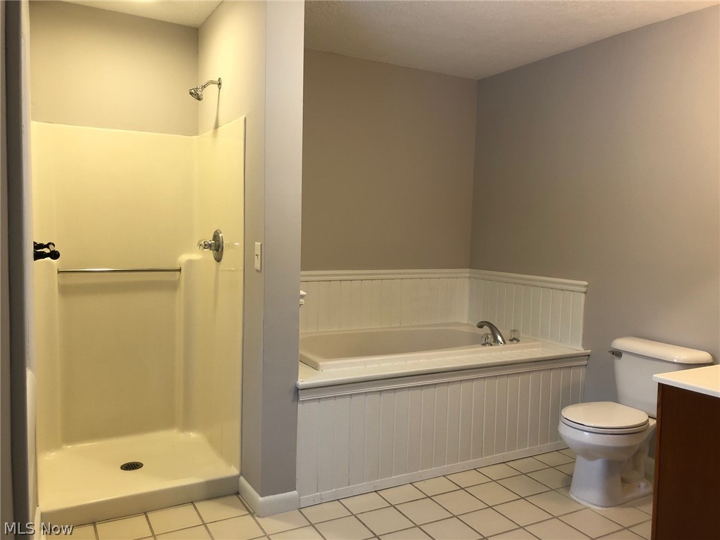 Roaming Rock Shores - Residential