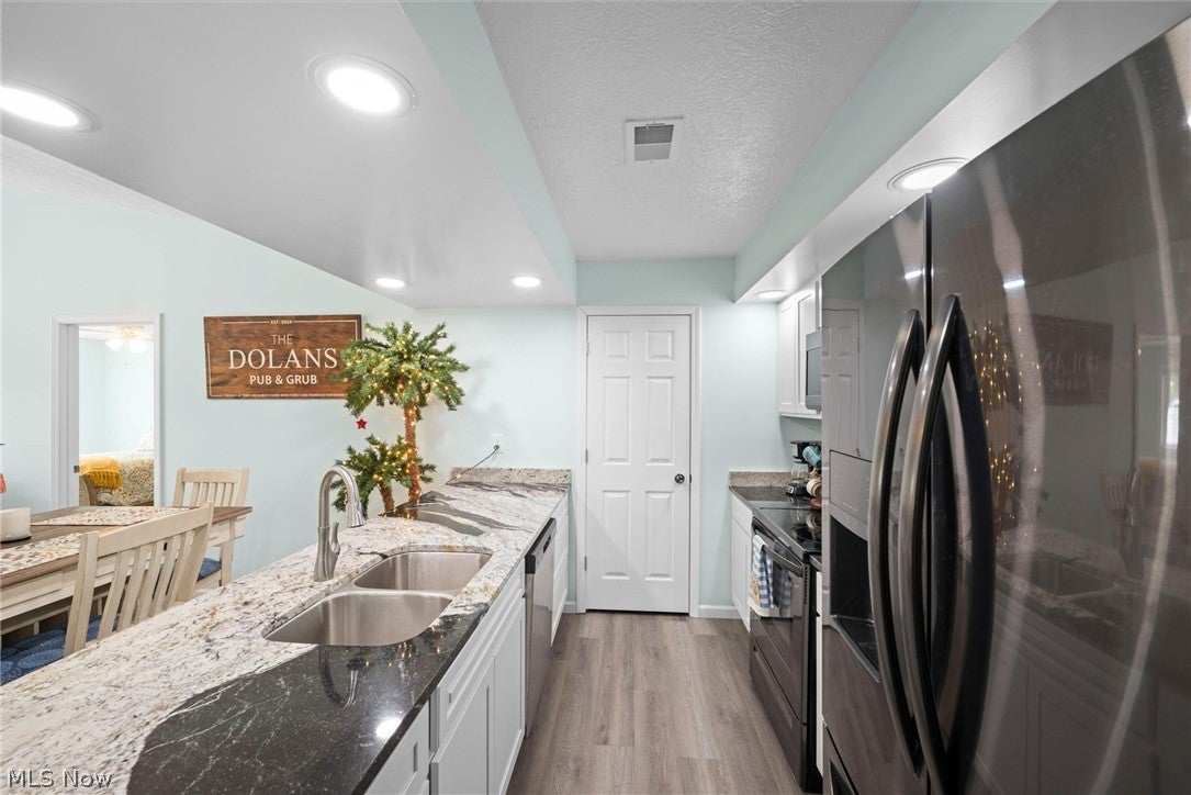 937 Ridgeview Drive