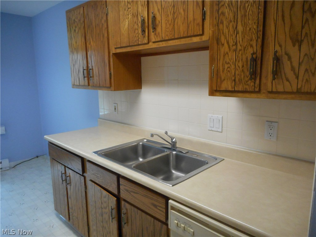 Silver Lake Towers - Residential