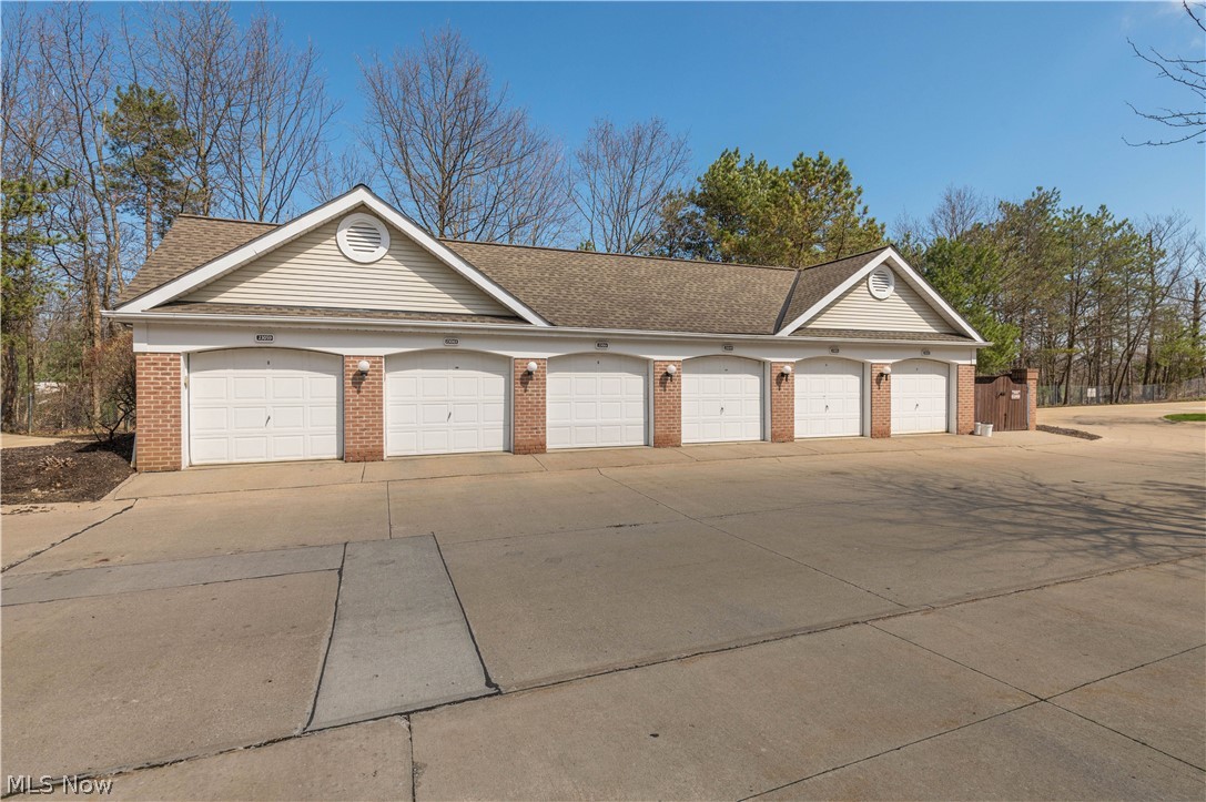 Arbors Condos/King James North - Residential