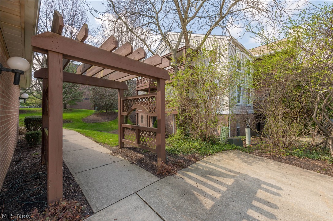 Arbors Condos/King James North - Residential