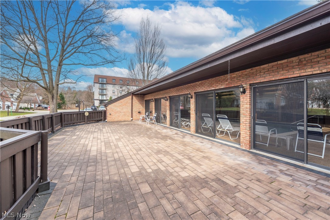 Arbors Condos/King James North - Residential