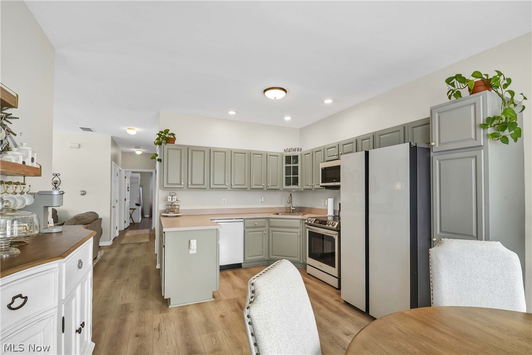 Athenian Village Condo Ph 10 - Residential