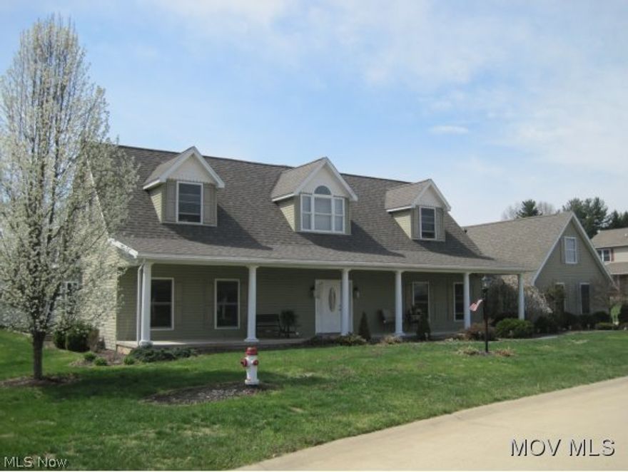 Fabulous home in a wonderful neighborhood. Lovely 2 story foyer with hardwood floor extending to formal dining room with trey ceiling. Great room with fireplace is open to kitchen with convenient L-shaped island & tile backsplash. Handy mudroom from huge 4 bay garage with 3 doors. Master suite has soaking tub, 4' shower, double bowl vanity, 2 walk-in closets. Many upgrades - solid wood doors, 9' ceilings, new roof & gutters 2013, new fridge, microwave, dishwasher. First floor den. Second floor has huge family/media room and 2 spacious bedrooms. Large lot with privacy fence, huge patio.  M554  Elem: Phillips Elementary School  Elem/Bus: Y  JrHigh: Marietta Middle School School  JrHigh/Bus: Y  High: Marietta High School  High/Bus: Y  Fire: VOL  Police: SHF  ;SQFT=Fin L1:1742, Fin L2:1271, Fin Bsmt:0, Fin Above:3013, Fin Total:3013, Unfin Bsmt:0, Unfin Above:0;GAR= 3 Car Att, Opener(s)