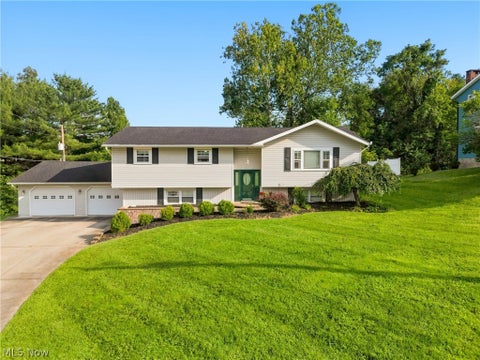 Photo of 2900 Thorn Drive, Zanesville, OH 43701 (MLS # 5239254)
