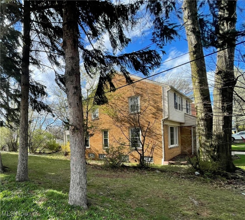 1606 Laclede Road