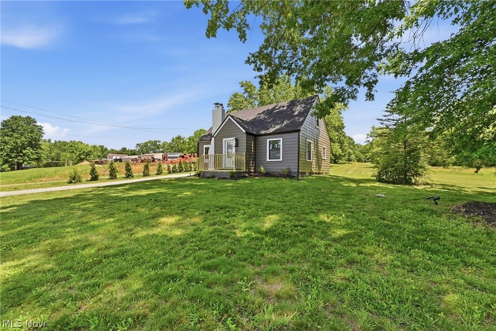 Photo of 951 Bey Road, Akron, OH 44312 (MLS # 5218885)