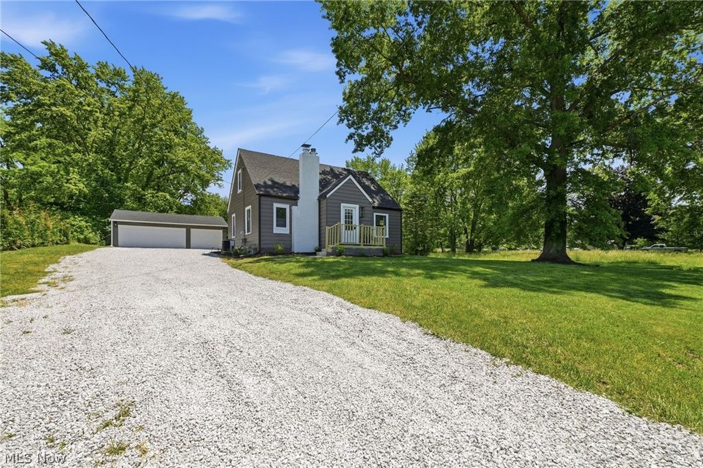 Photo of 951 Bey Road, Akron, OH 44312 (MLS # 5218885)