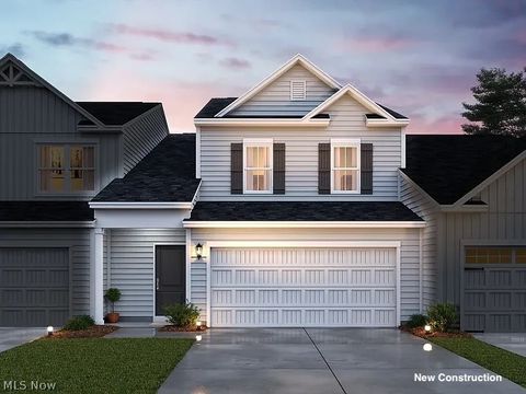 Townhouse For Sale - 3544 Bushwillow Drive<br/> Summit County, Green, OH 44685