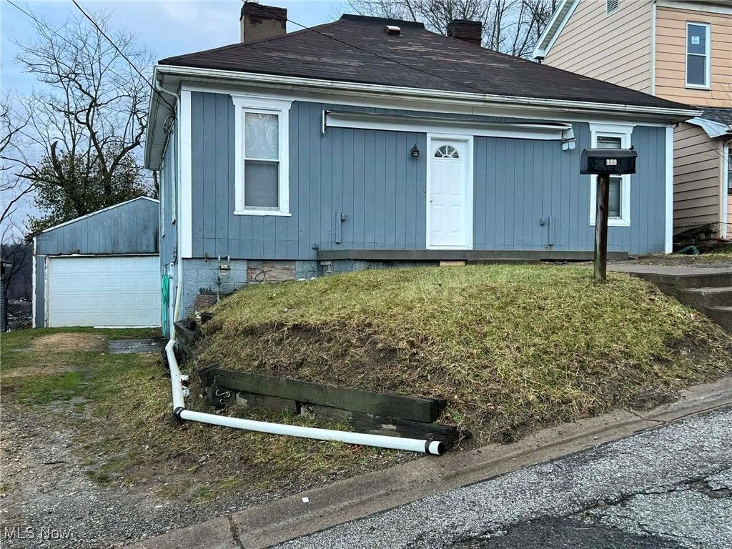 Photo of 118 Spring Avenue, Mingo Junction, OH 43938 (MLS # 5172305)