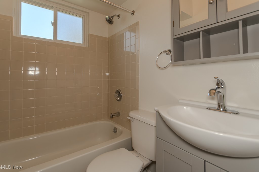 Union Realty Co Randall Park - Residential