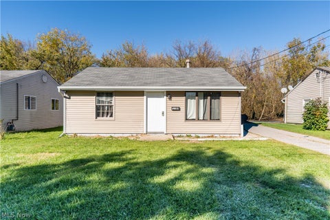 Tiny photo for 1744 Victoria Street SW, Warren, OH 44485 (MLS # 5255366)