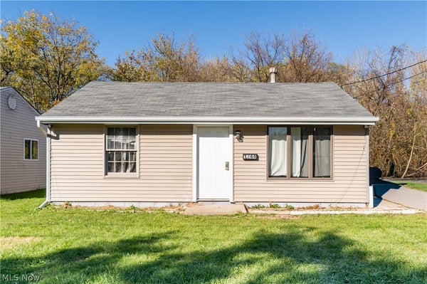 1744 VICTORIA ST SW, WARREN, OH 44485 - Image 14e372376bfc2b7e8d9d94af03de05c4/3636766435