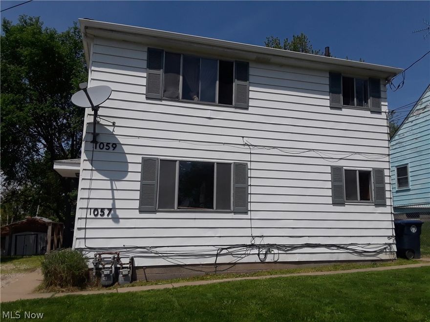 Freshly updated spacious duplex tucked back on dead end street located behind Kenmore Junior High School. This is a bottom unit with few steps needed to enter the apartment home. . Large spacious living room with picture windows, dining room with ceiling fan, kitchen with appliances (only a few years old). Kitchen has counter space, lots of cupboards and second exit.  Washer and dryer provided in unit. Also updated bathroom, and three large bedrooms each with large closets. Decorate with neutral modern colors  throughout apartment. HUGE apartment, 900 square feet!. Applicants must pass resident screening, application is $35 per adult.