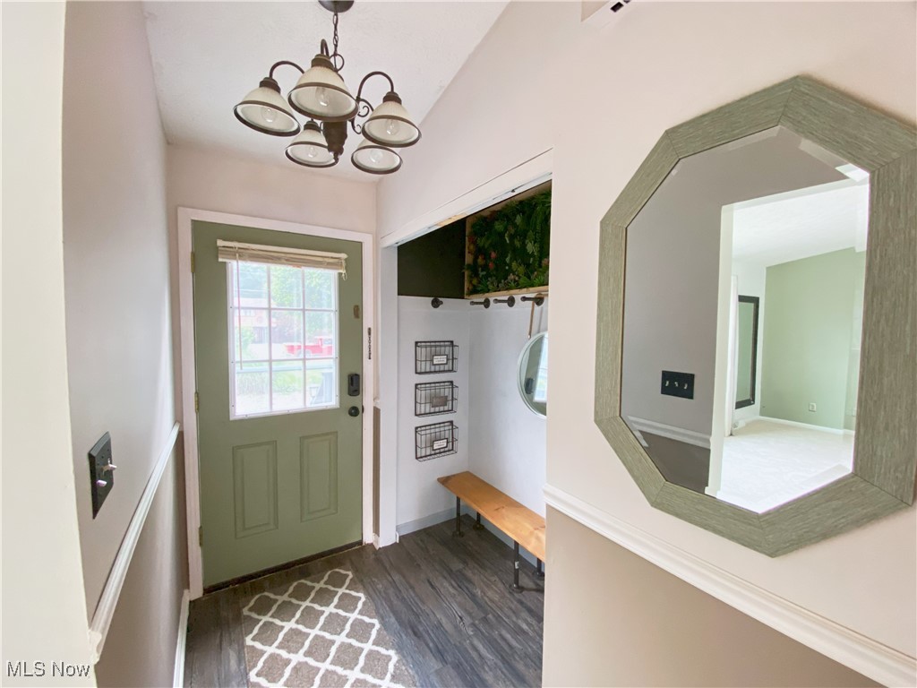 Munroe Manor - Residential