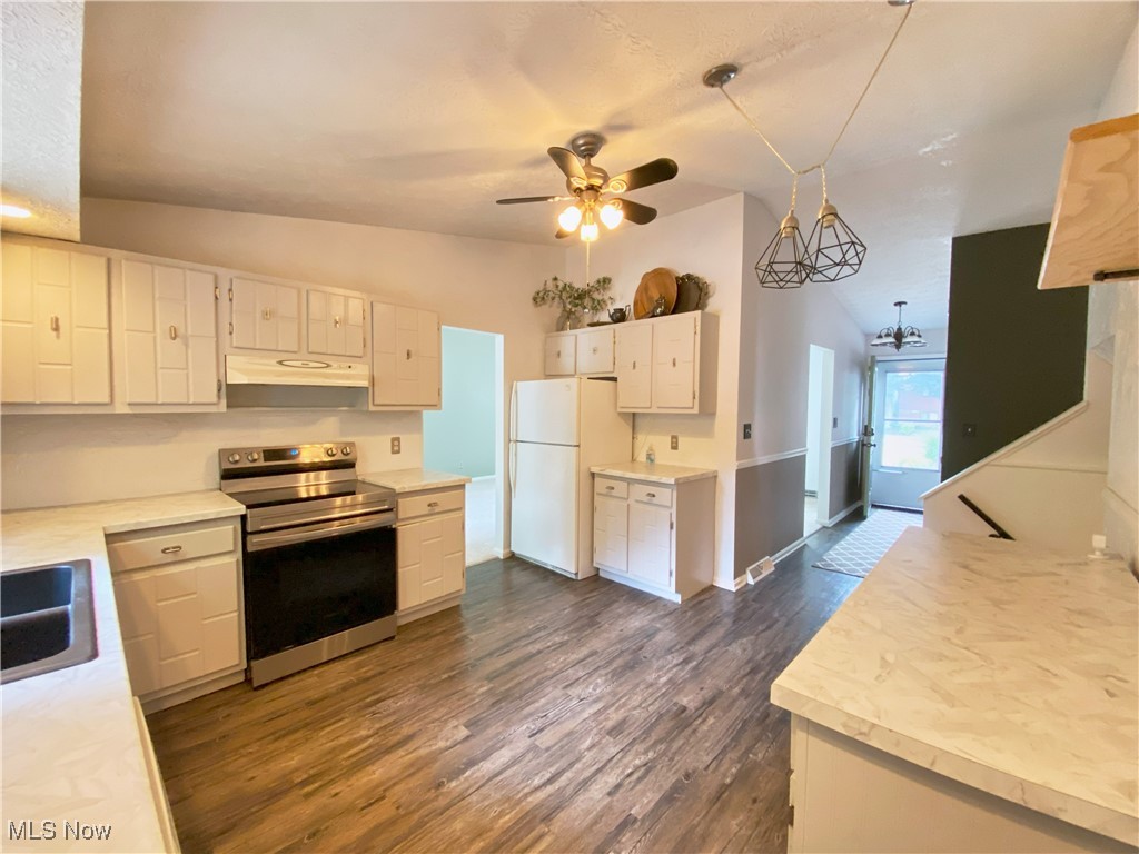 Munroe Manor - Residential