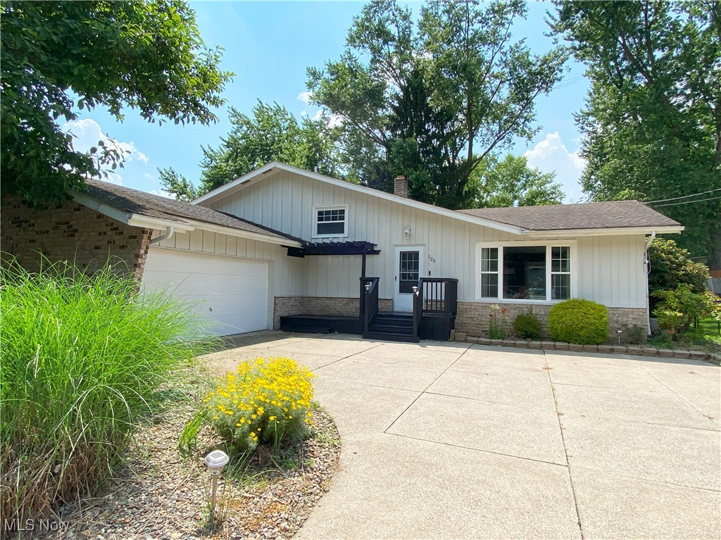 Munroe Manor - Residential