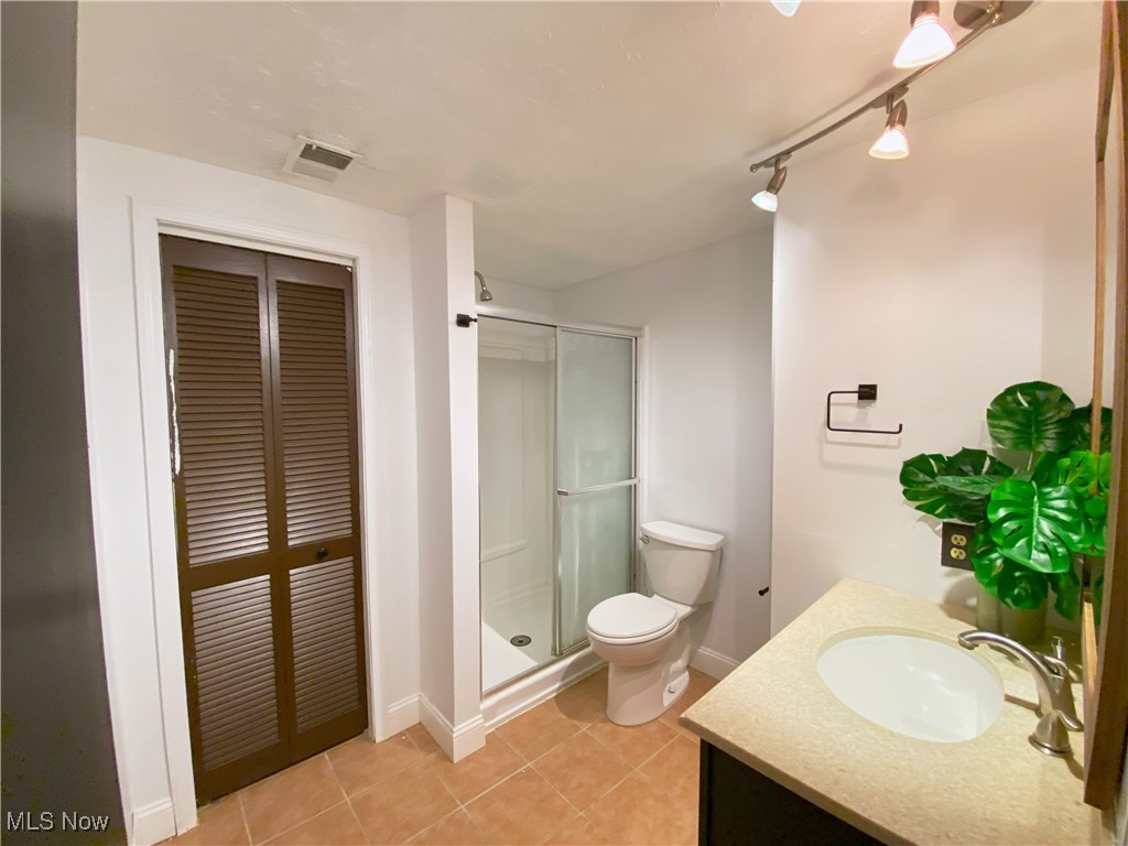 Munroe Manor - Residential