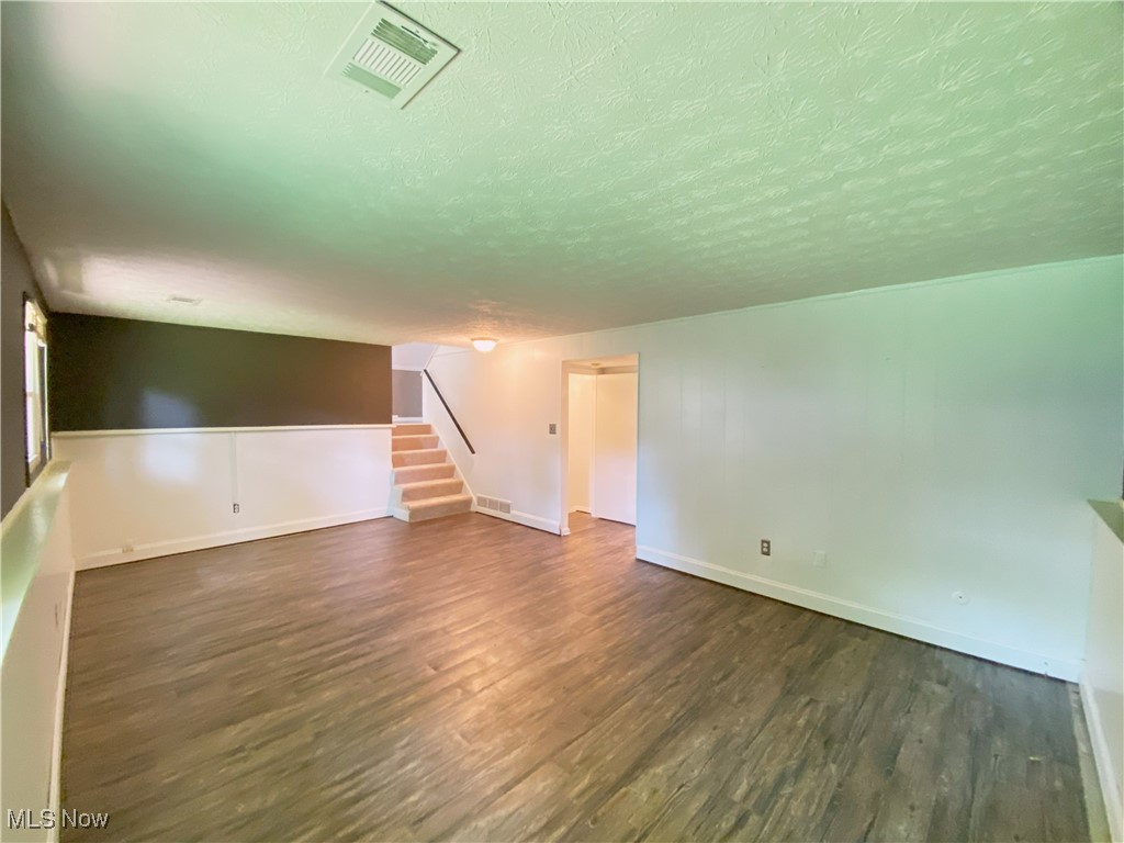 Munroe Manor - Residential